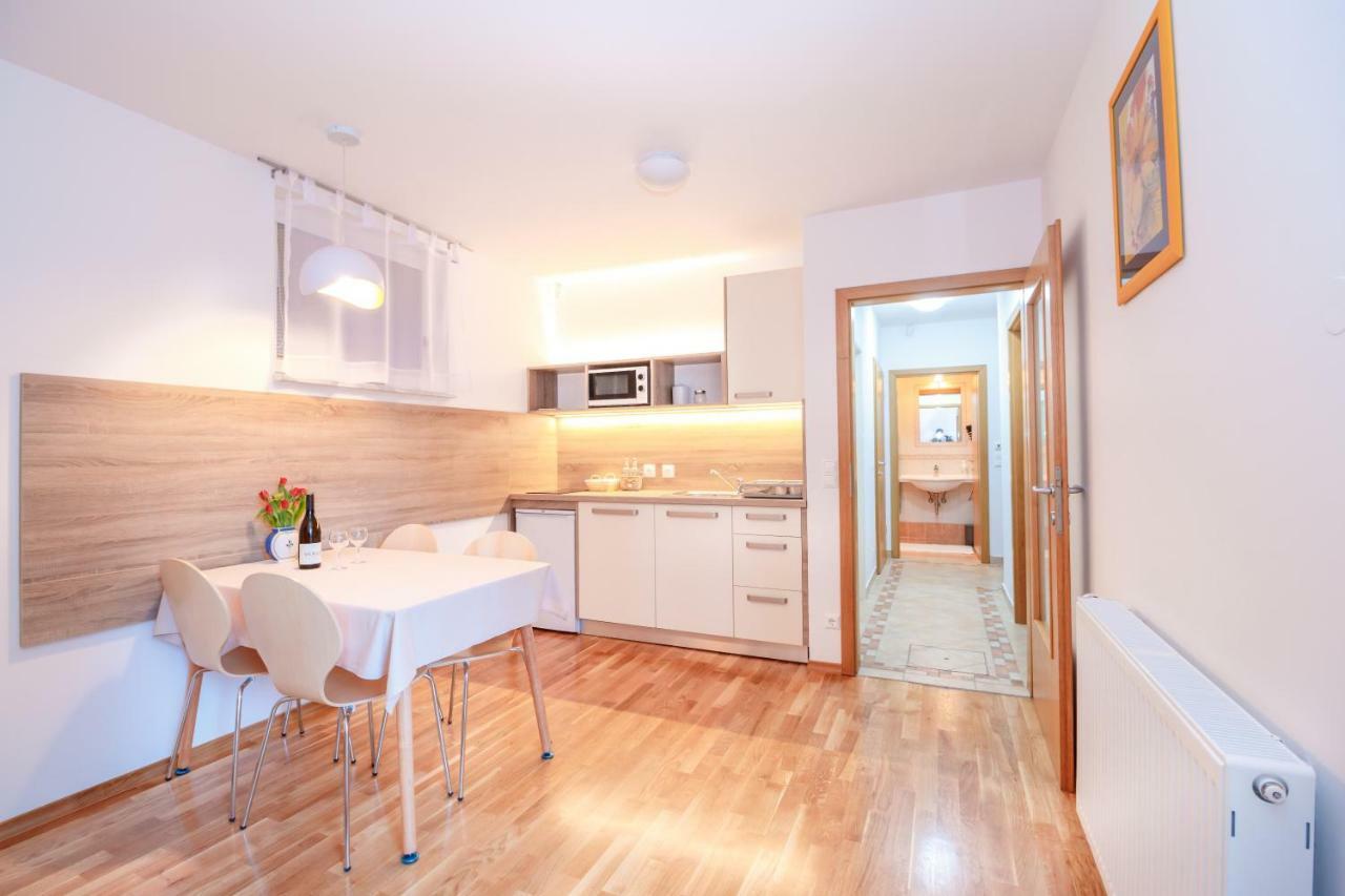 Alp Apartma Радовлица Экстерьер фото